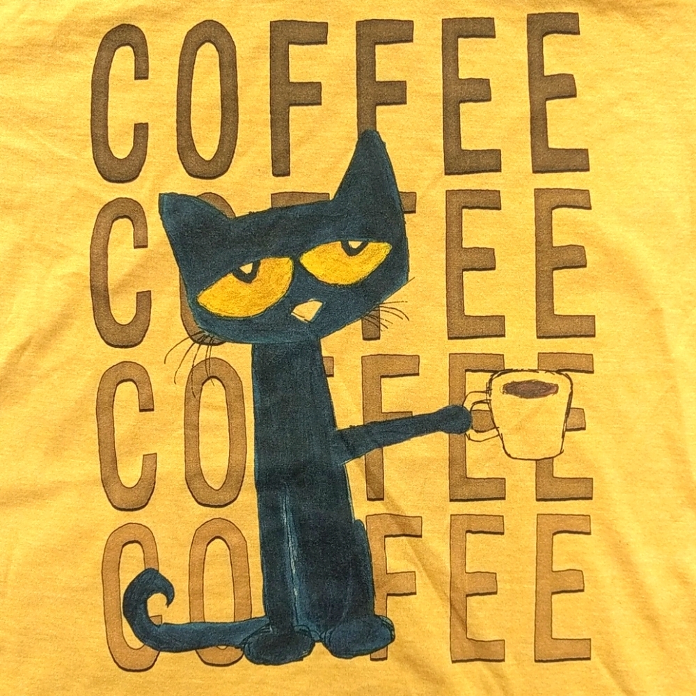 Graphic tee coffee T-shirt "navy sleepy cat coffee" mustard M